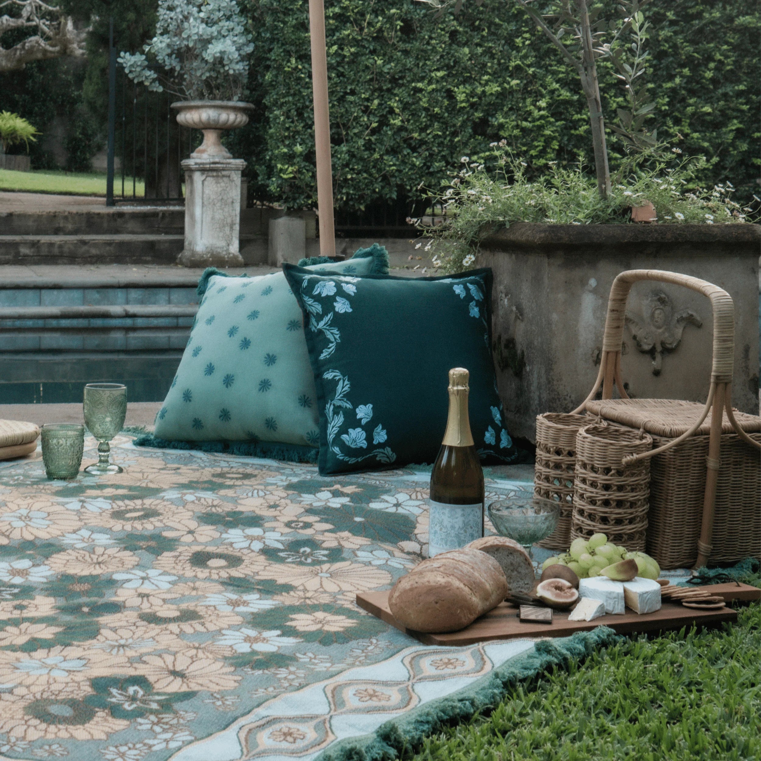 Lola Throw- Peppermint