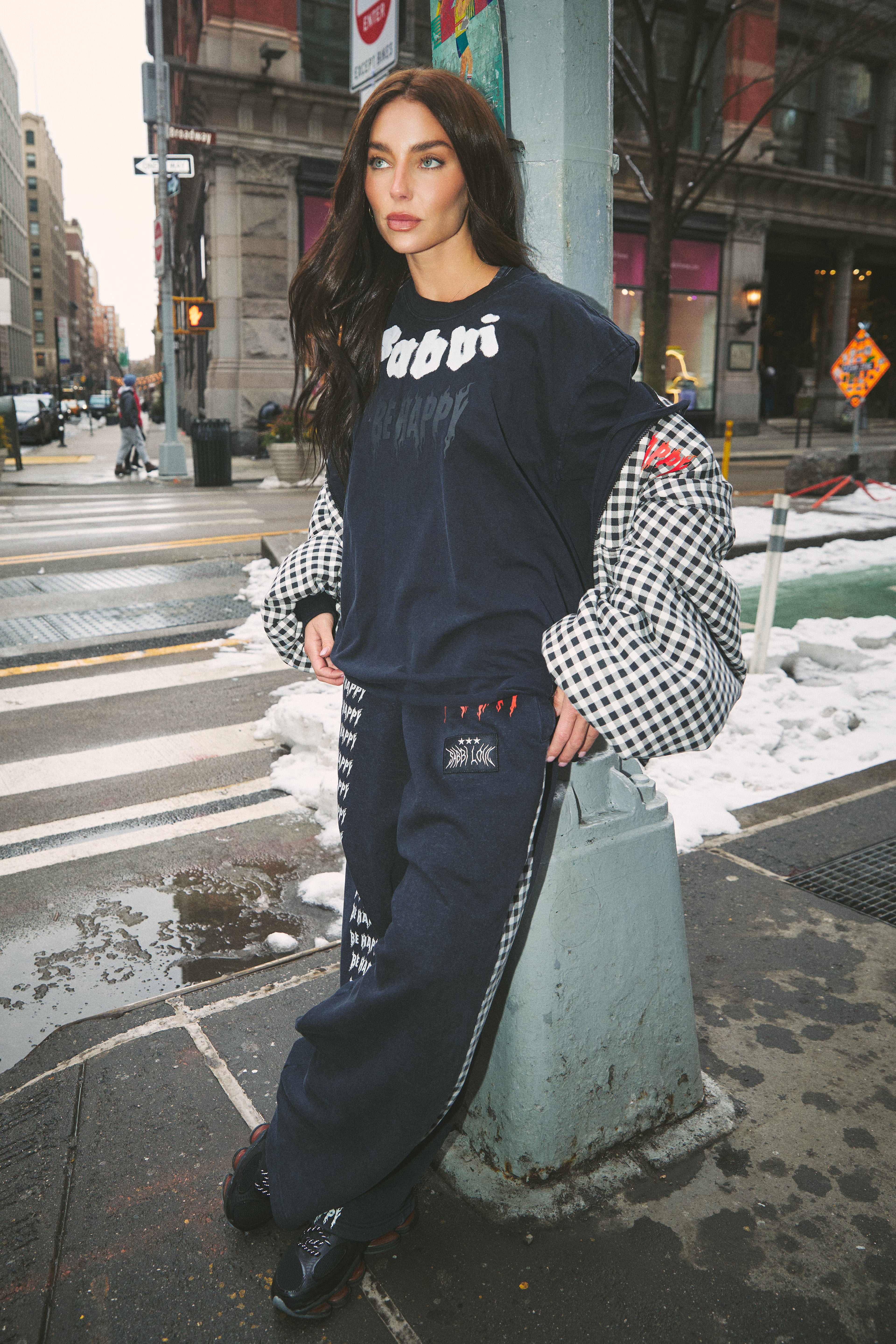 THE BE HAPPY TEE - BLACK