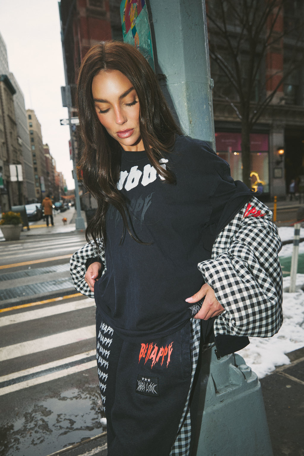 THE BE HAPPY TEE - BLACK