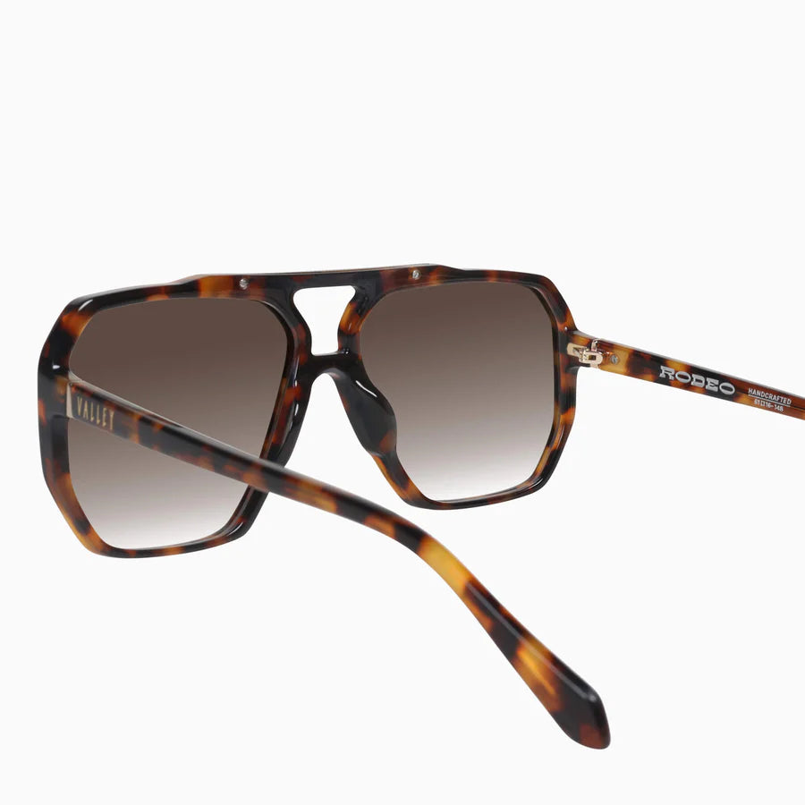 Rodeo Dark Tort w Brown Grad Lens
