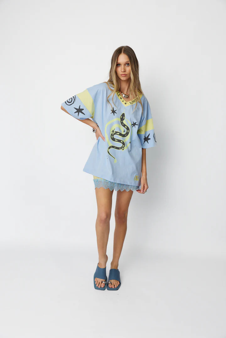 Serpent Tee ~ Sky