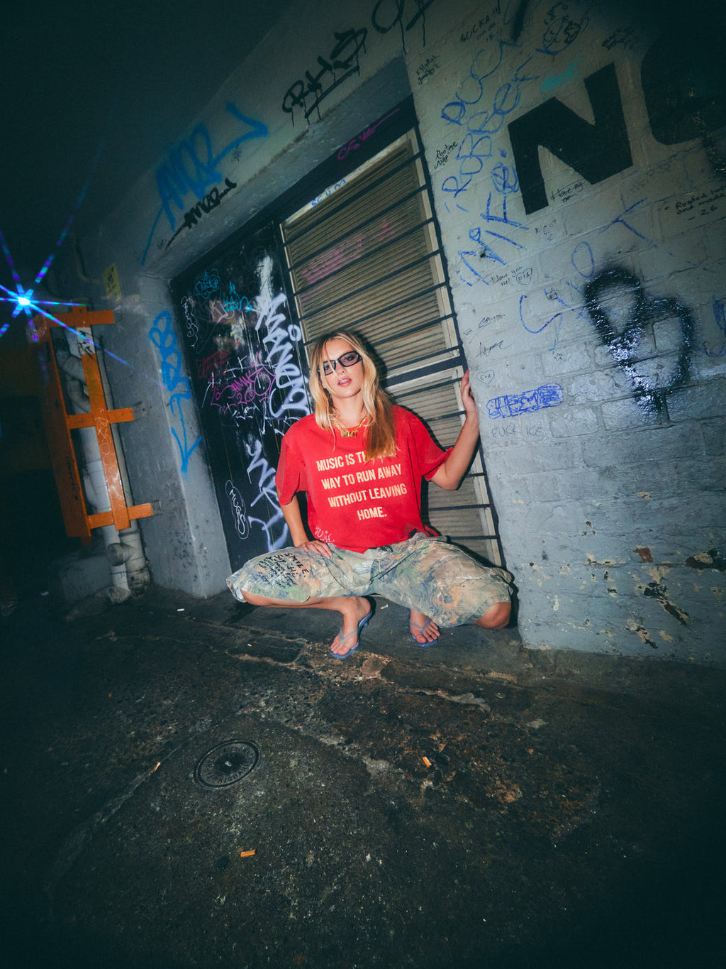 THE VINYL SHOP TEE - RED