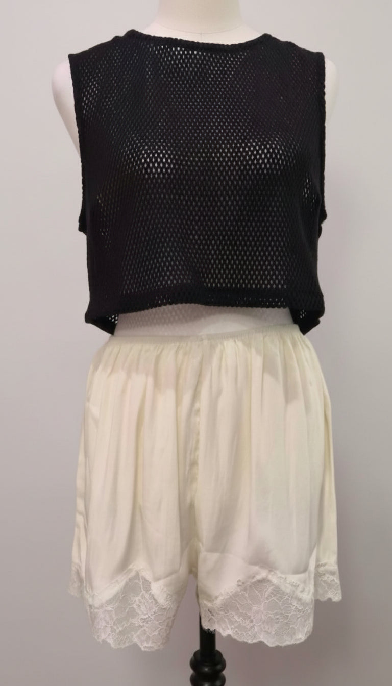 Lace Shorties- Cream