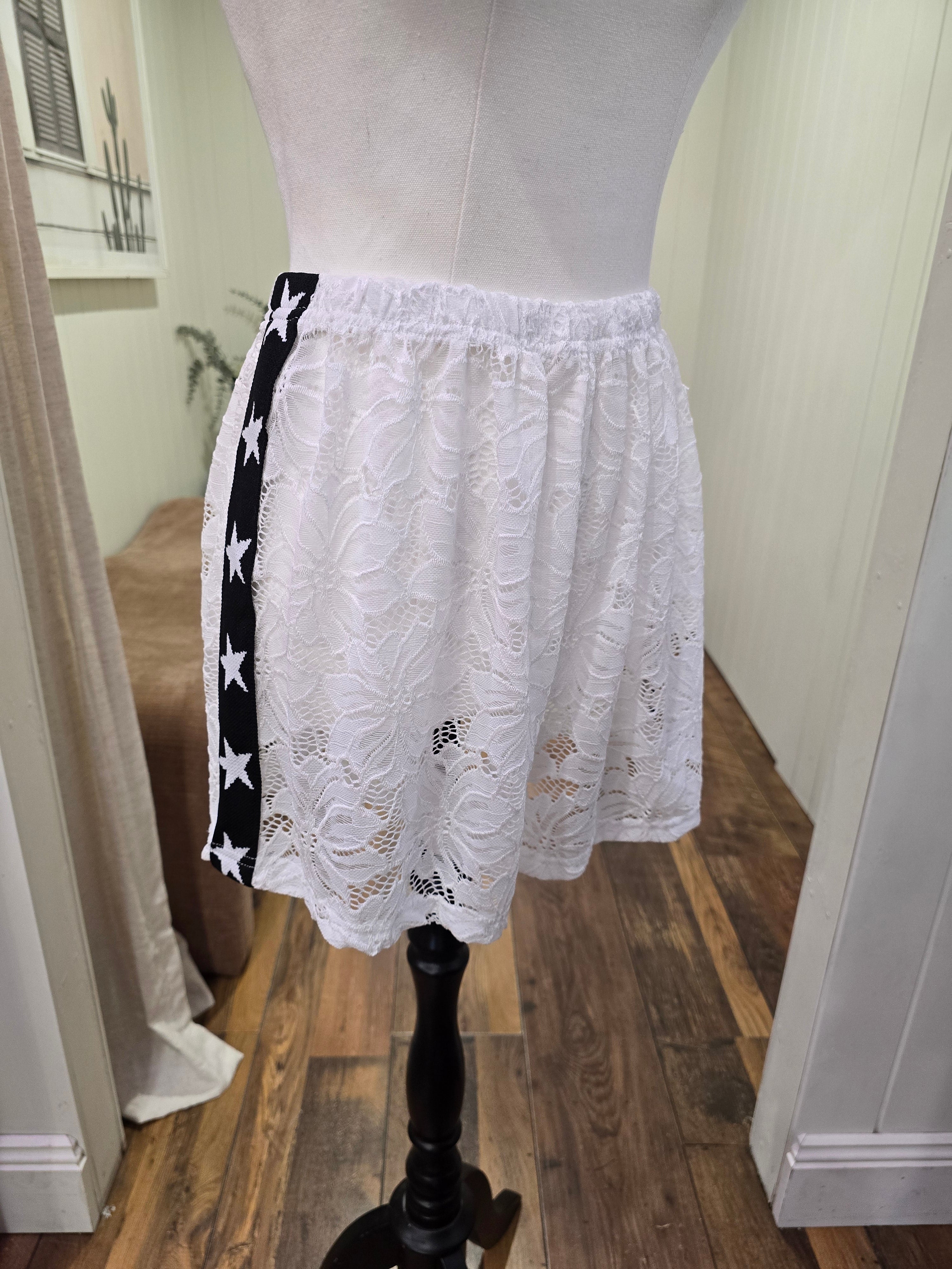 Lacey Star Shorts- White
