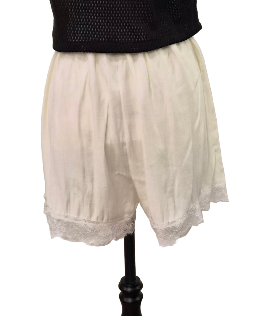 Lace Shorties- Cream