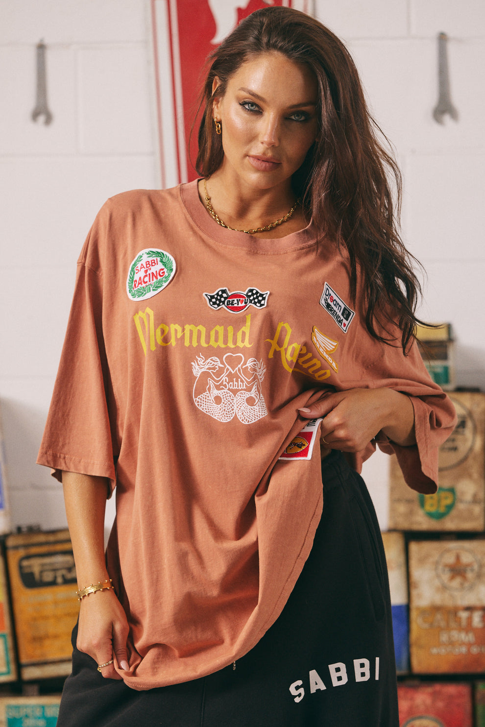 The Racing Badges tee Mocha