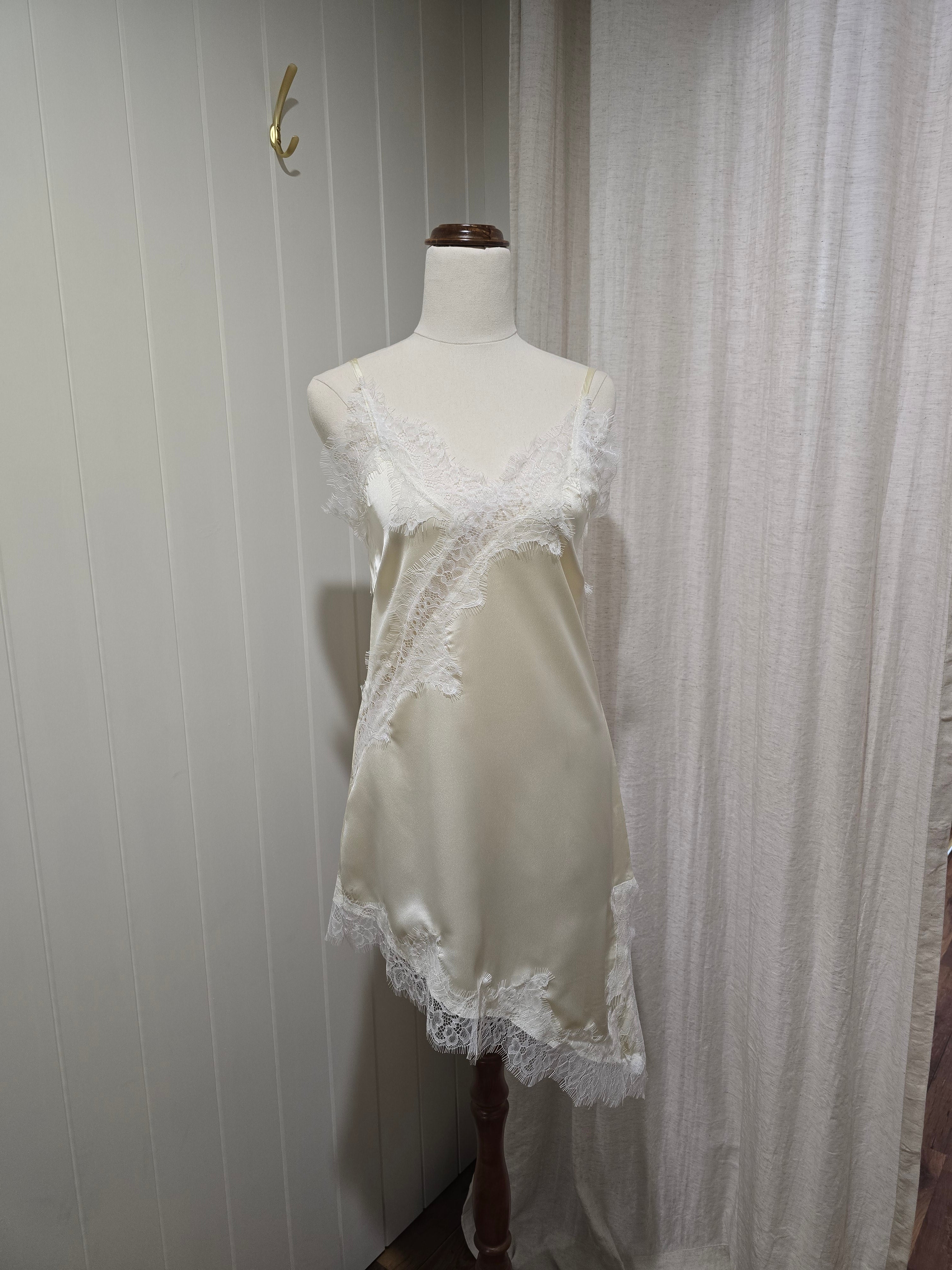 Cleo Lace Shift Dress Cream