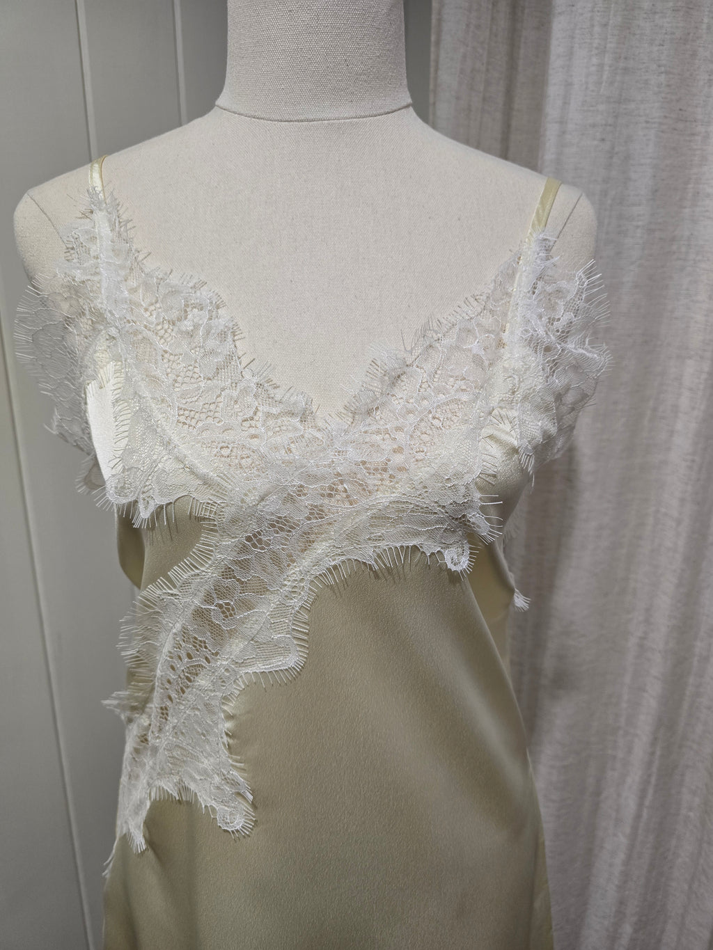 Cleo Lace Shift Dress Cream