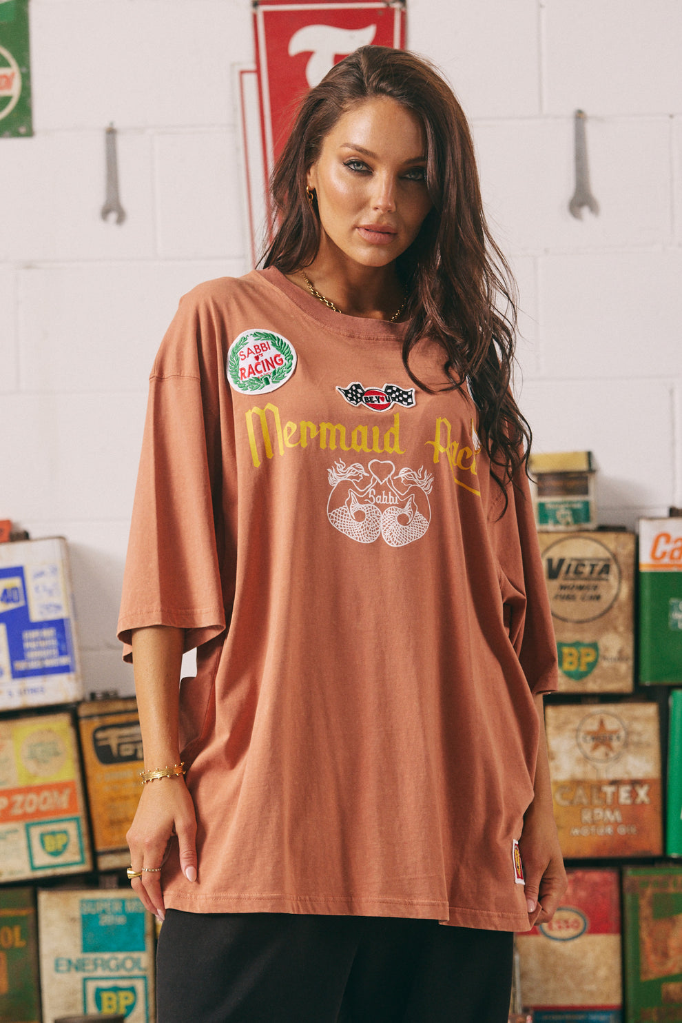 The Racing Badges tee Mocha