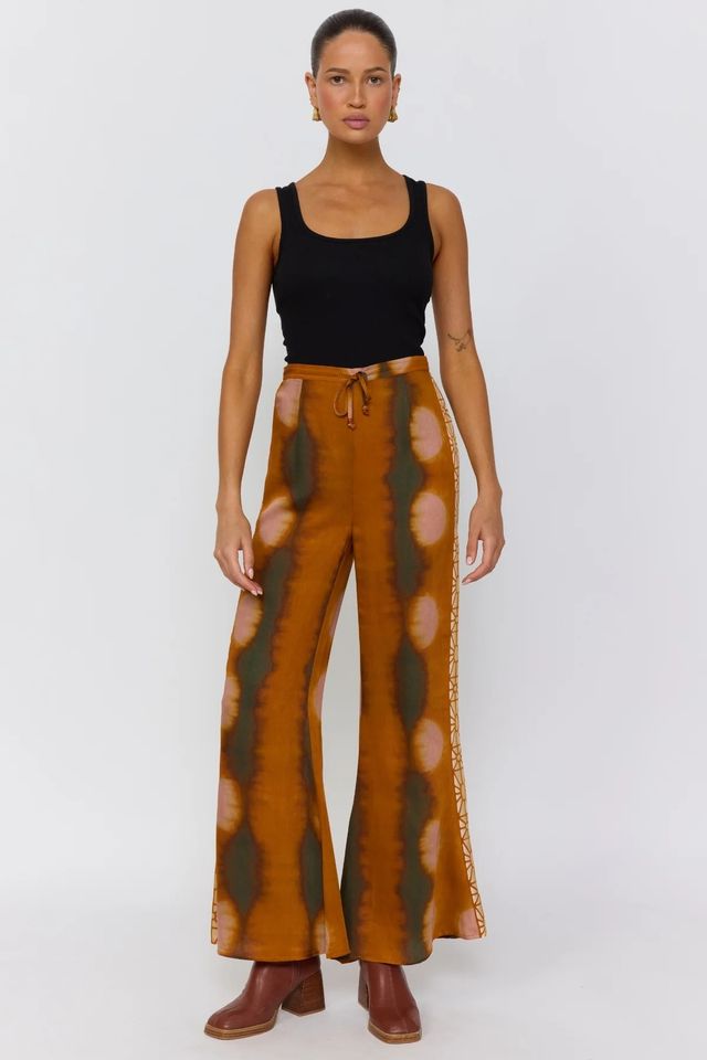 Nadia Flares